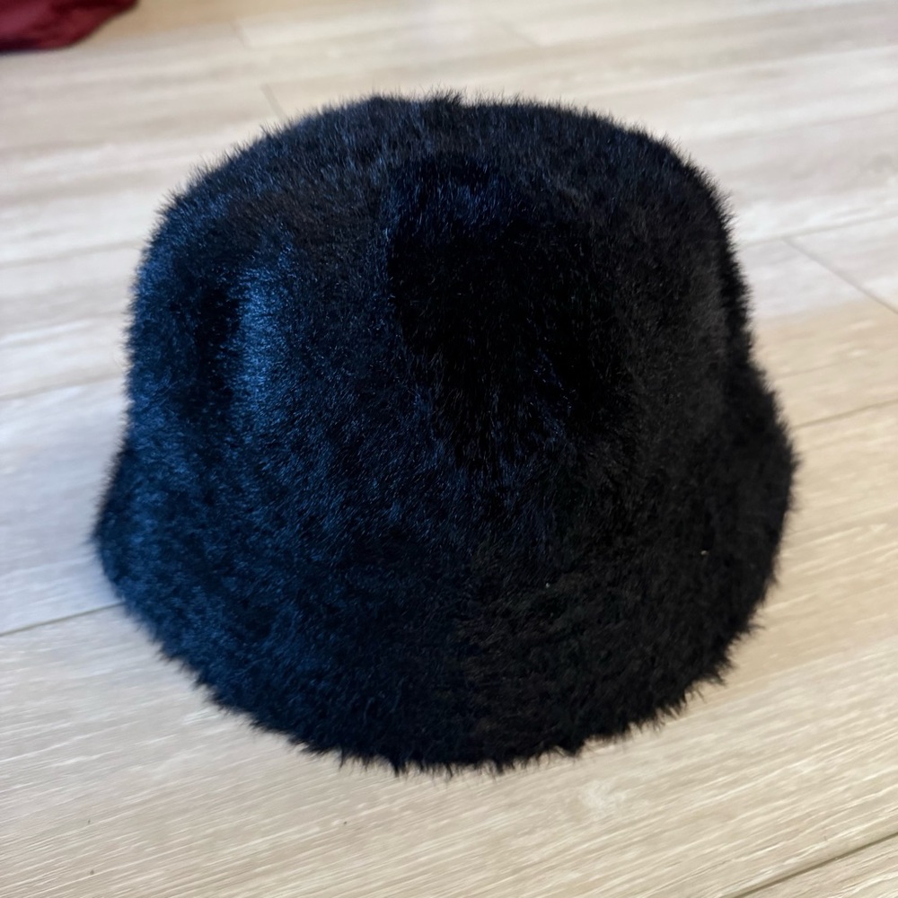 Urban outfitters black Fuzzy Bucket Hat - Picture 5 of 8